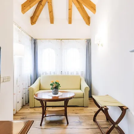 Hotel Tenz 3*
