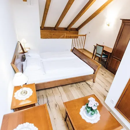 Tenz Hotel